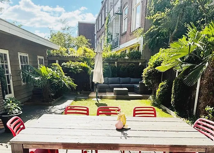Family House With Garden Near Beach